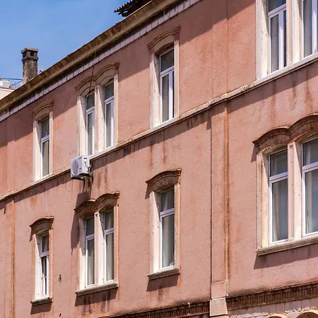 بيت ضيافة Bed & Atmosphere 4*