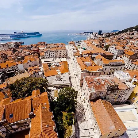 게스트하우스 베드 앤 애트모스피어 룸스 4*