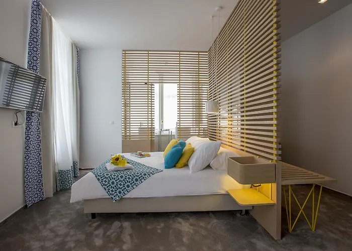 Bed & Atmosphere 4*